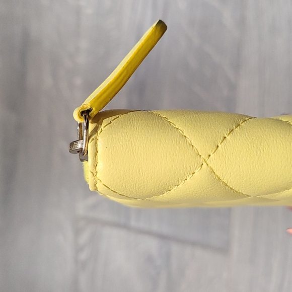 Auth CHANEL Quilted Wallet - Picture 5 of 10